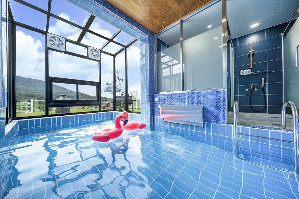 SkyStarkids poolvilla