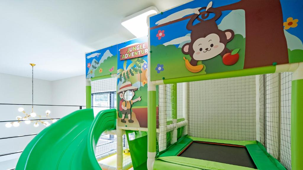 SkyStarkids poolvilla photo 3
