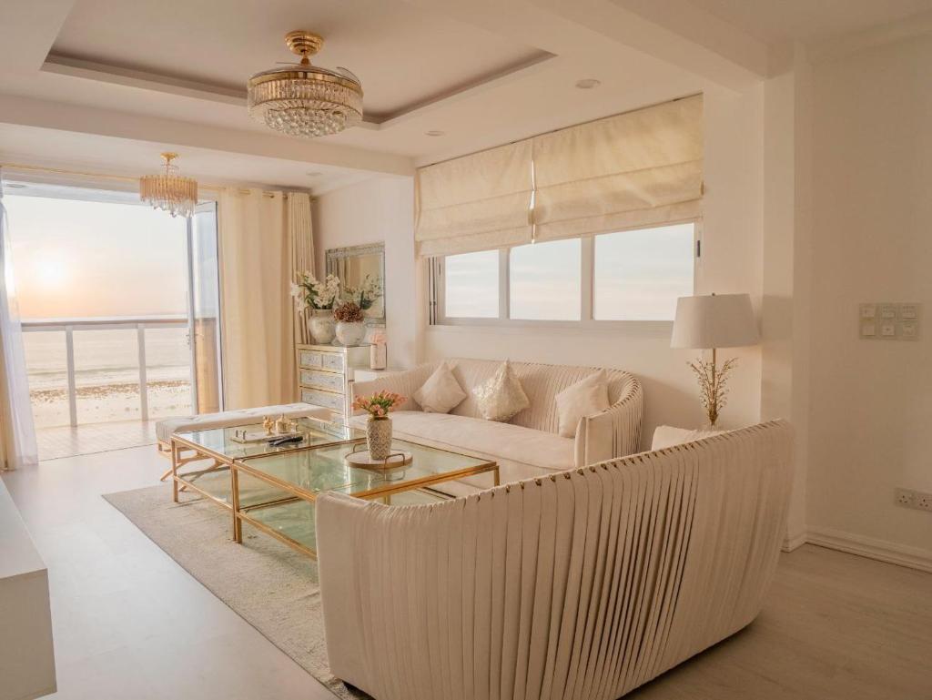 Beachfront Seaview Apartment photo 1