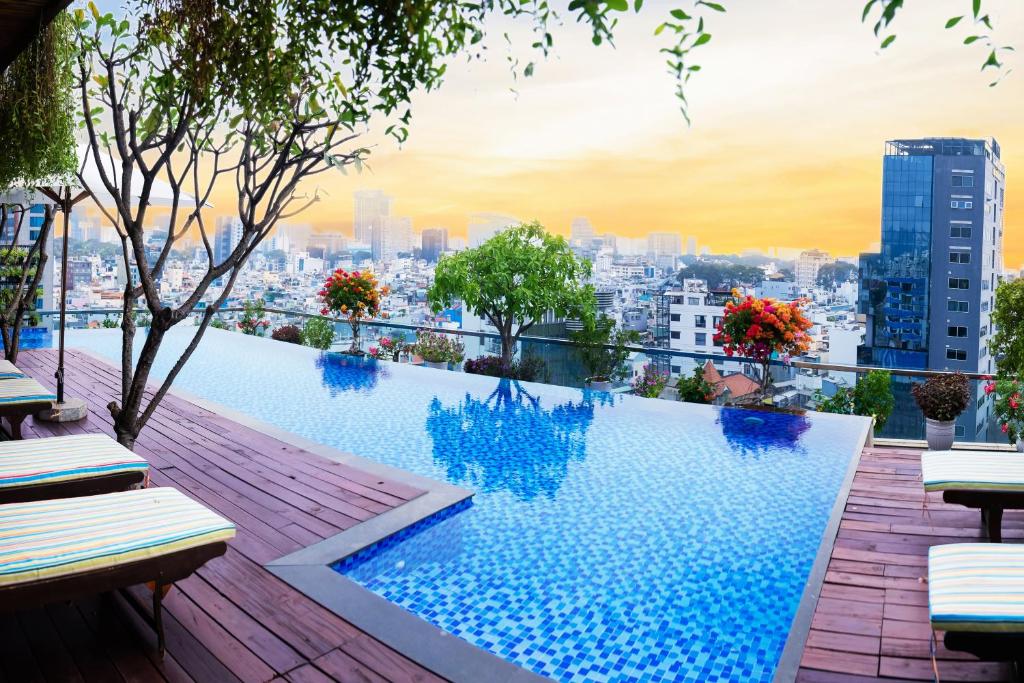 Lotus Saigon Hotel