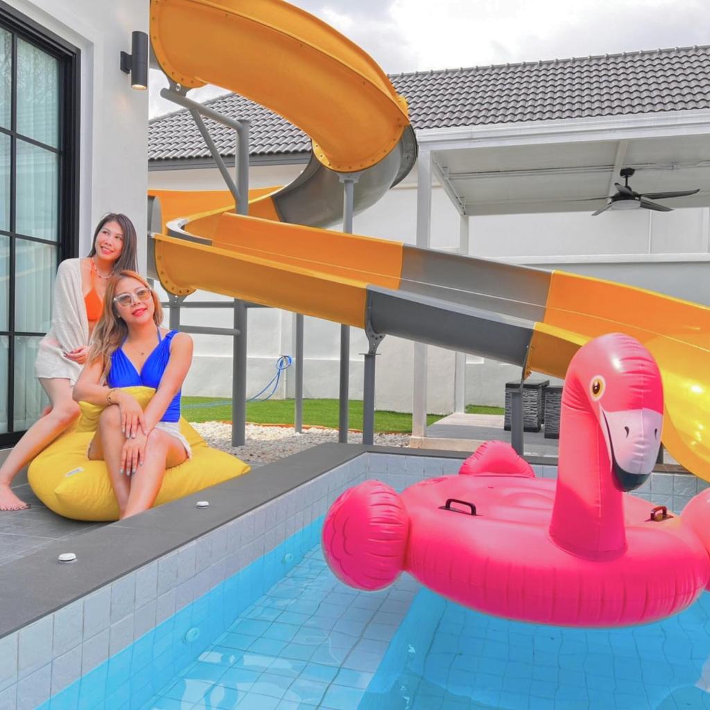 BreezyS Pool Villa photo 2