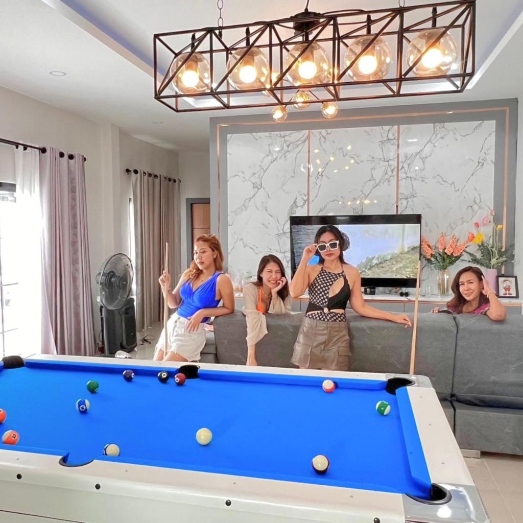BreezyS Pool Villa photo 1
