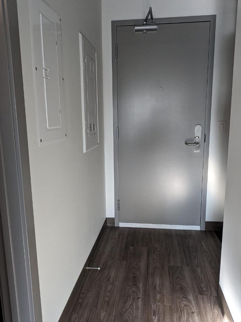 One Bedroom Condo - Walking Distance to Amenities photo 3