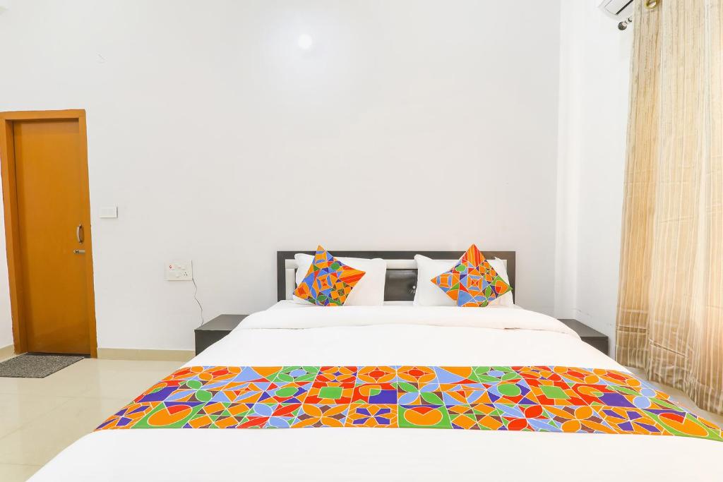 FabHotel Trayamb photo 1