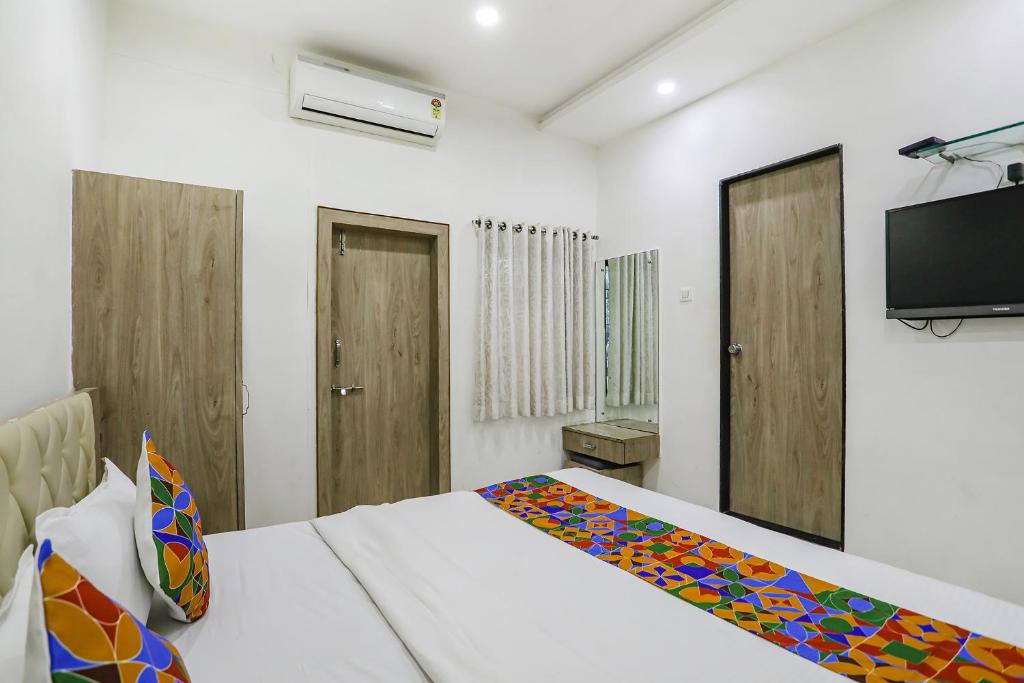 FabHotel Angeethi photo 3