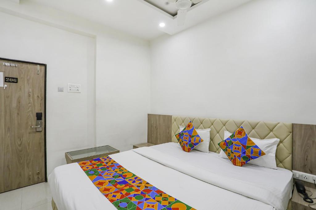 FabHotel Angeethi photo 2