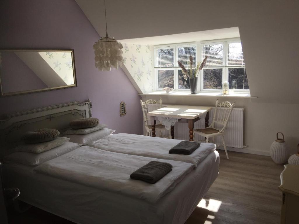 Fuglsø Kro Bed & Breakfast photo 2