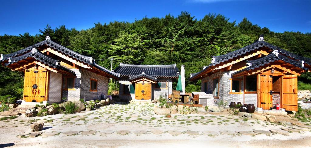 봄이오는길목 Spring way pension