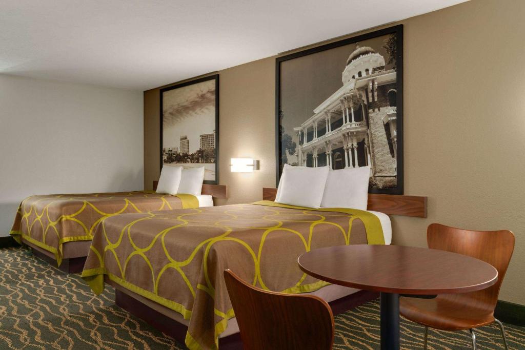 Super 8 by Wyndham Pearl/Jackson/East image