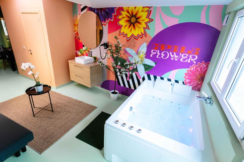Capsule Flower - Balneo - Cinema - Billard - Nintendo Switch - Mons Centre photo 1