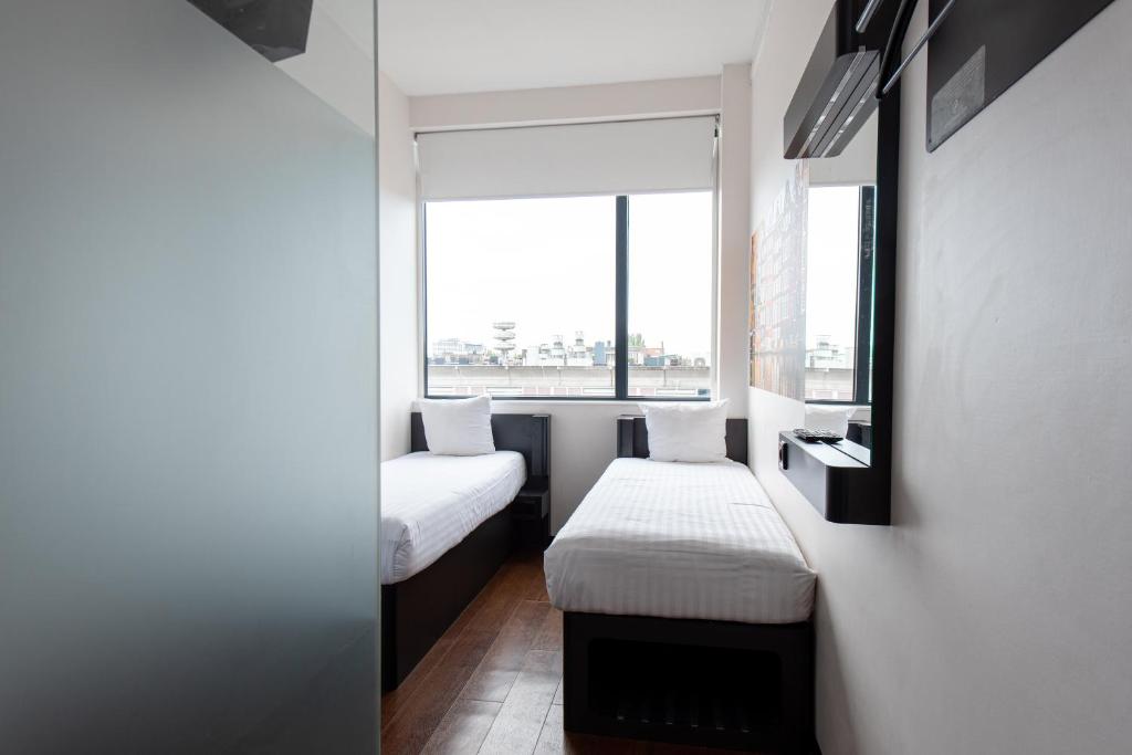 easyHotel Amsterdam City Centre South photo 3
