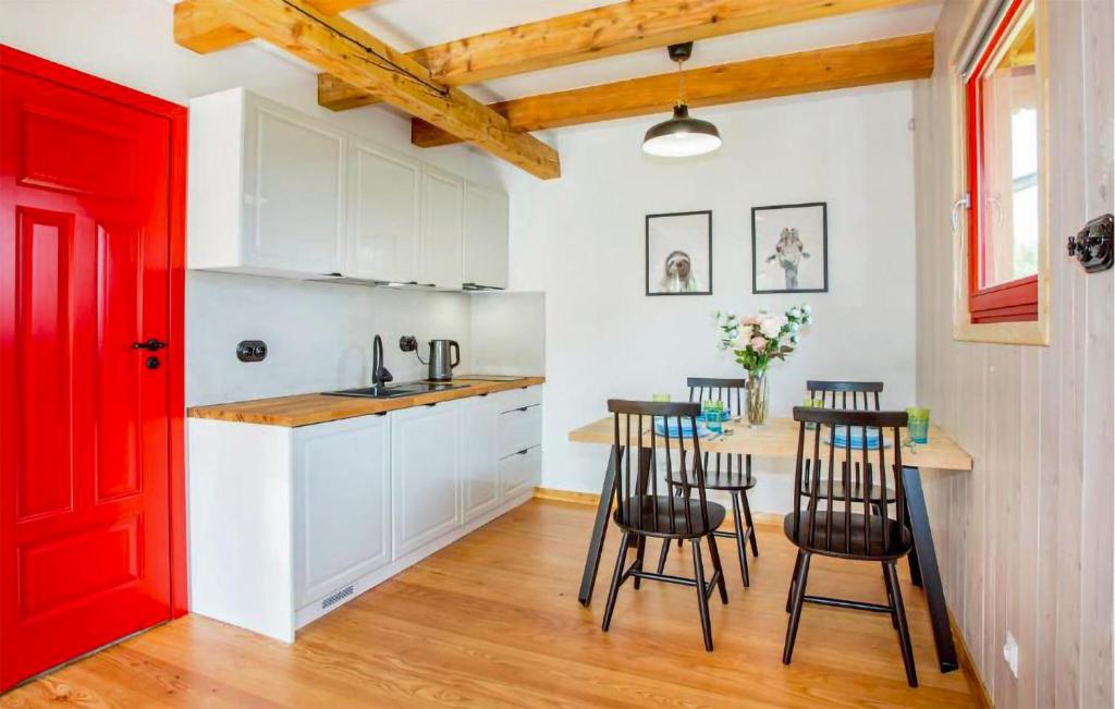 2 Bedroom Lovely Home In Rowy photo 3