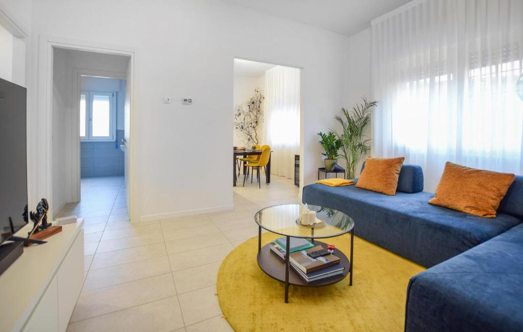 Lovely Apartment In Viareggio With Wifi