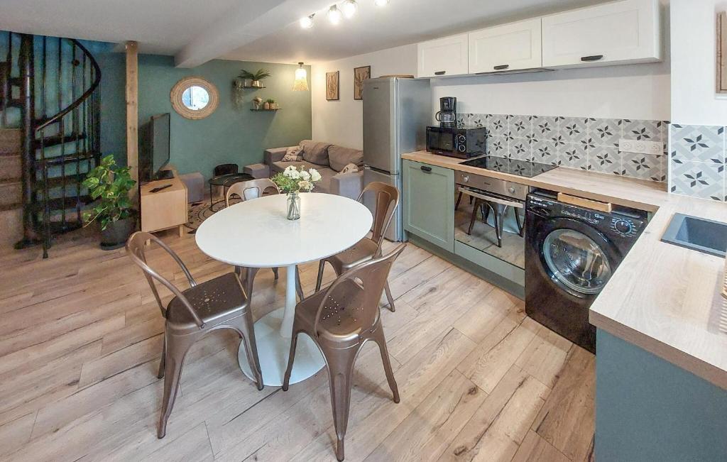 Amazing Home In Apremont With Kitchen photo 2