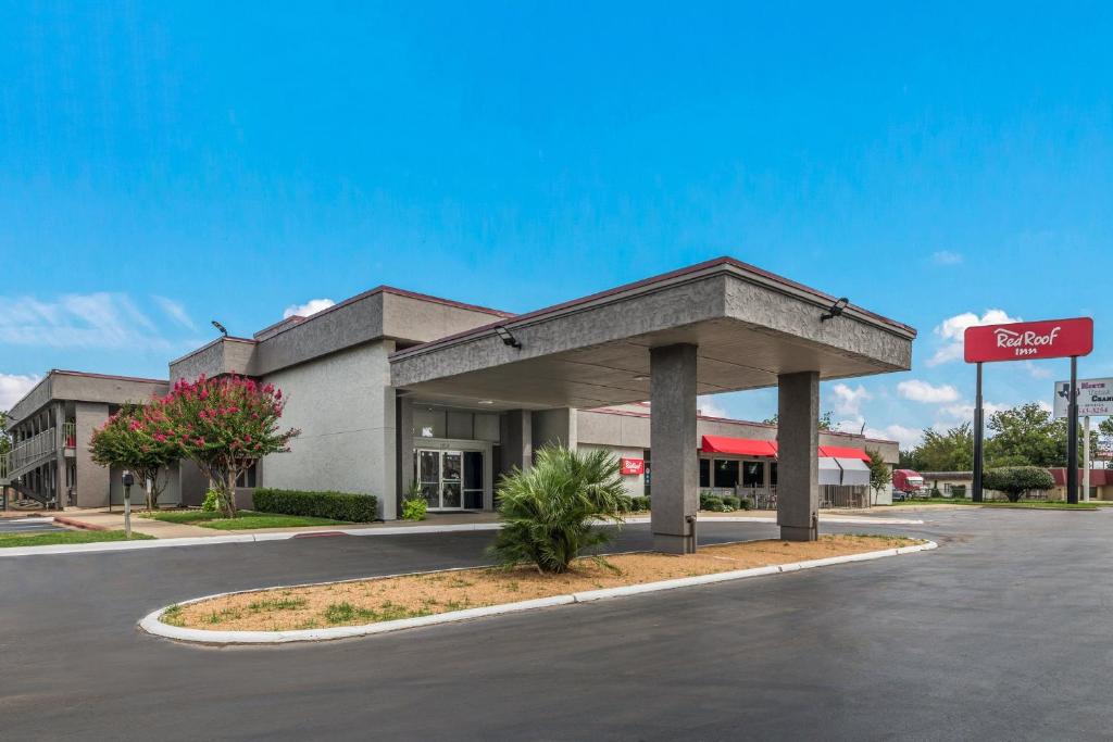 Red Roof Inn Lewisville photo 1