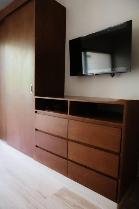 2 bedroom apt w/amazing rooftop & jungle views photo 2