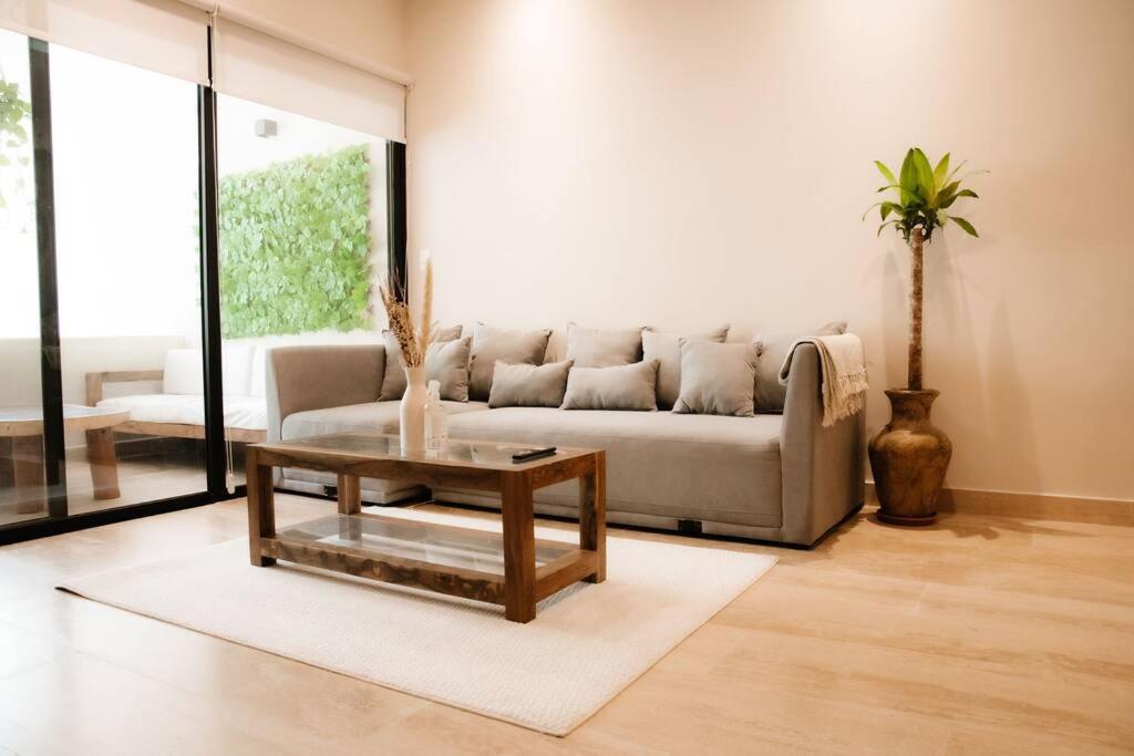2 bedroom apt w/amazing rooftop & jungle views photo 3