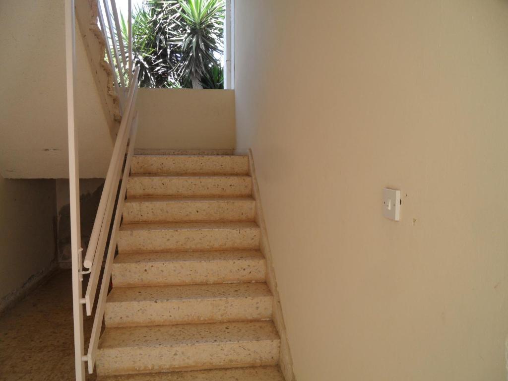 SUNSHINE APTS, TWO BEDROOM , FREE INTERNET, No 3 photo 1