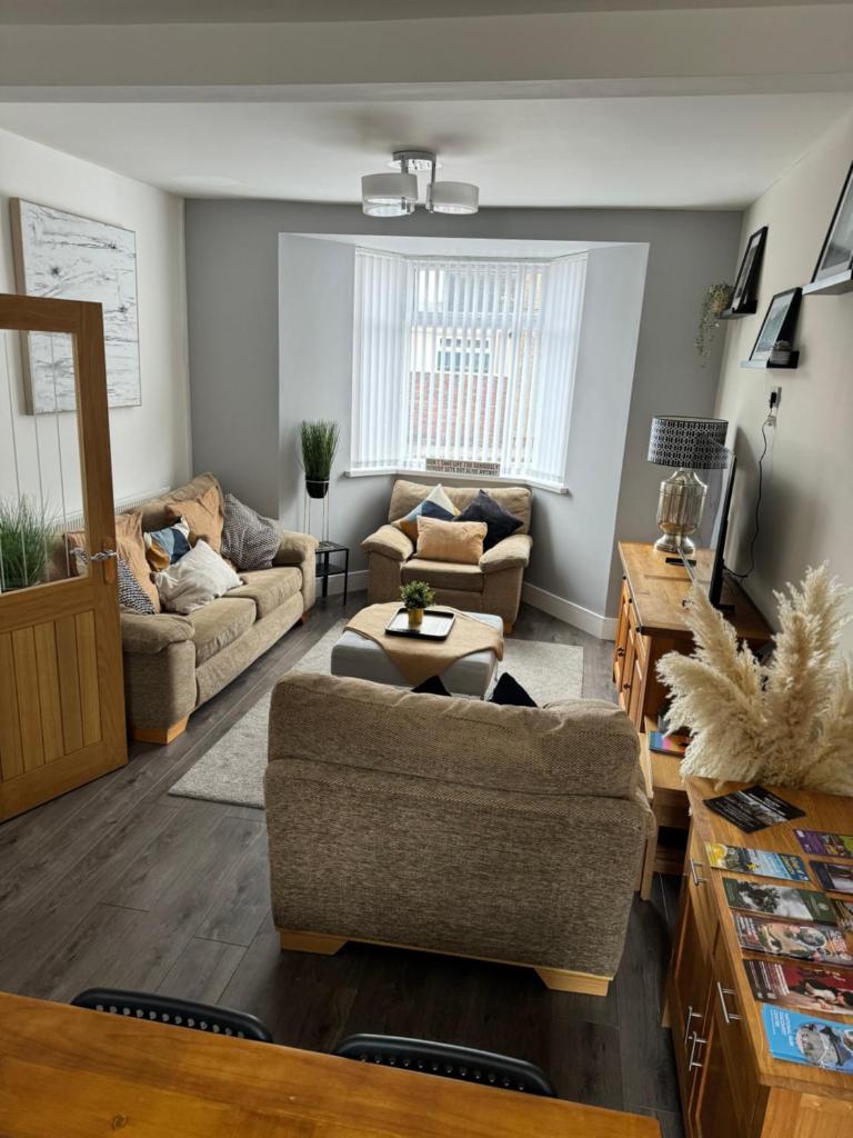 Modern, spacious and Central Location photo 1
