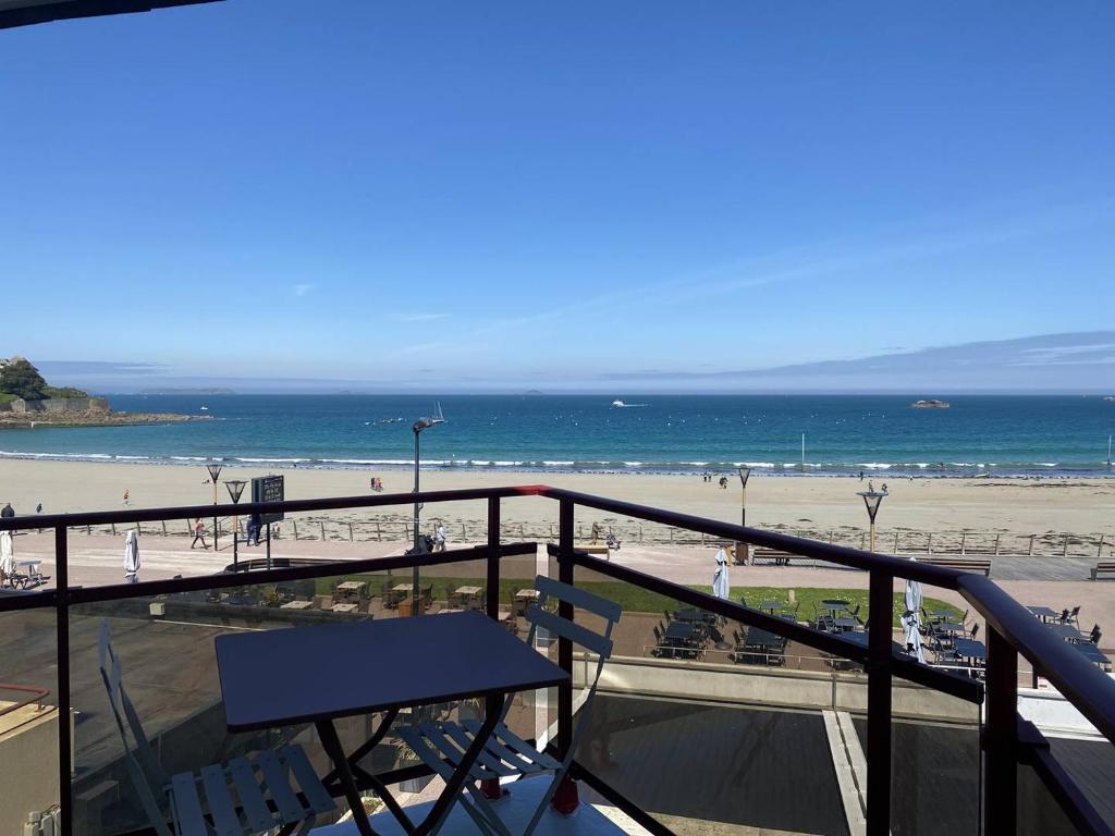Appartement VUE MER EXCEPTIONNELLE plage de Trestraou à PERROS-GUIREC - Réf 503 photo 4