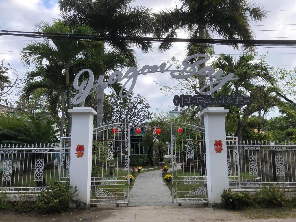 Dragon Bay Hotel photo 1