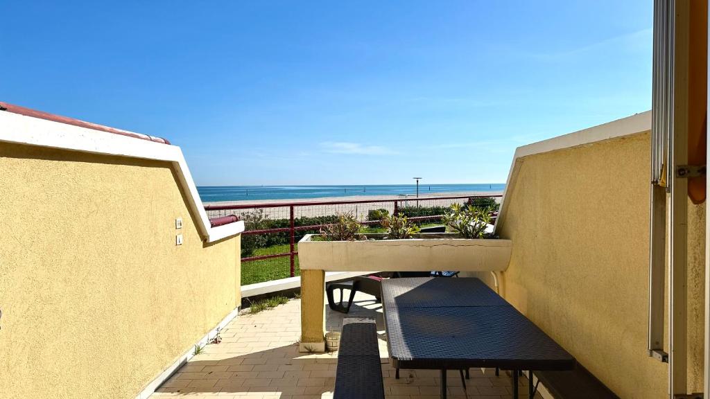 SE068 - Senigallia, bilocale sul mare al residence Piramidi photo 1