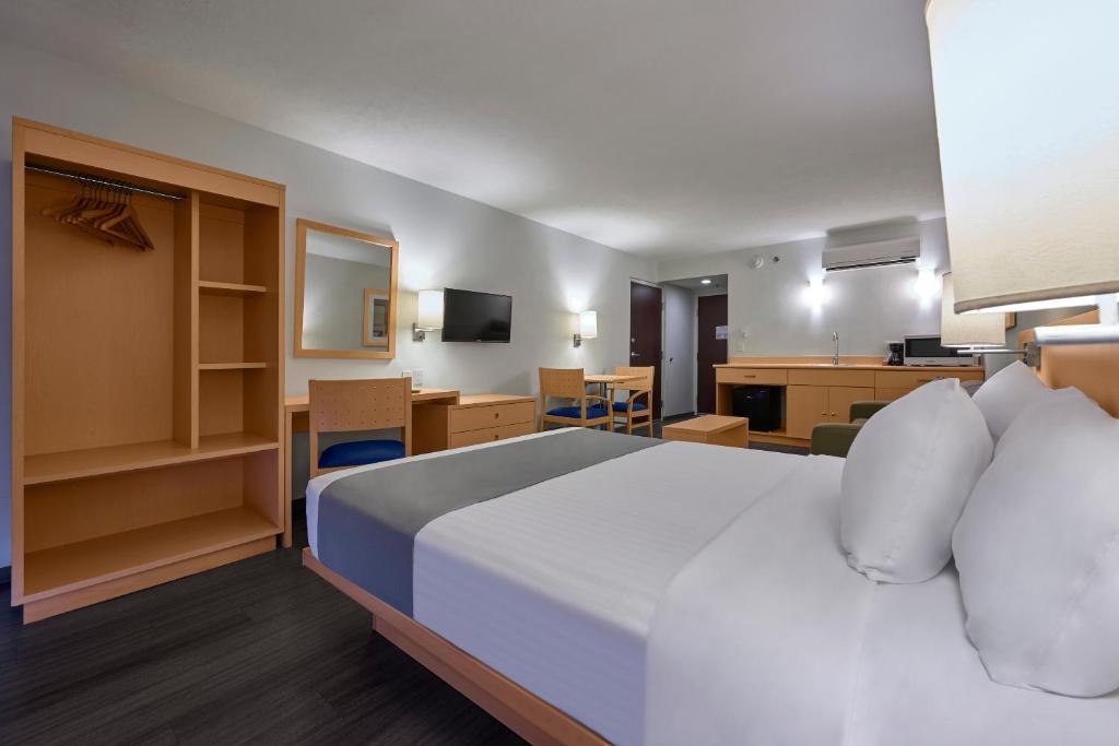 City Express by Marriott Lazaro Cardenas photo 3