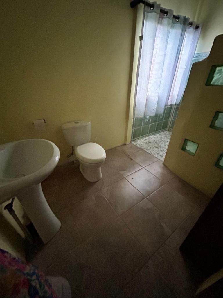 Yellow Cabina photo 3