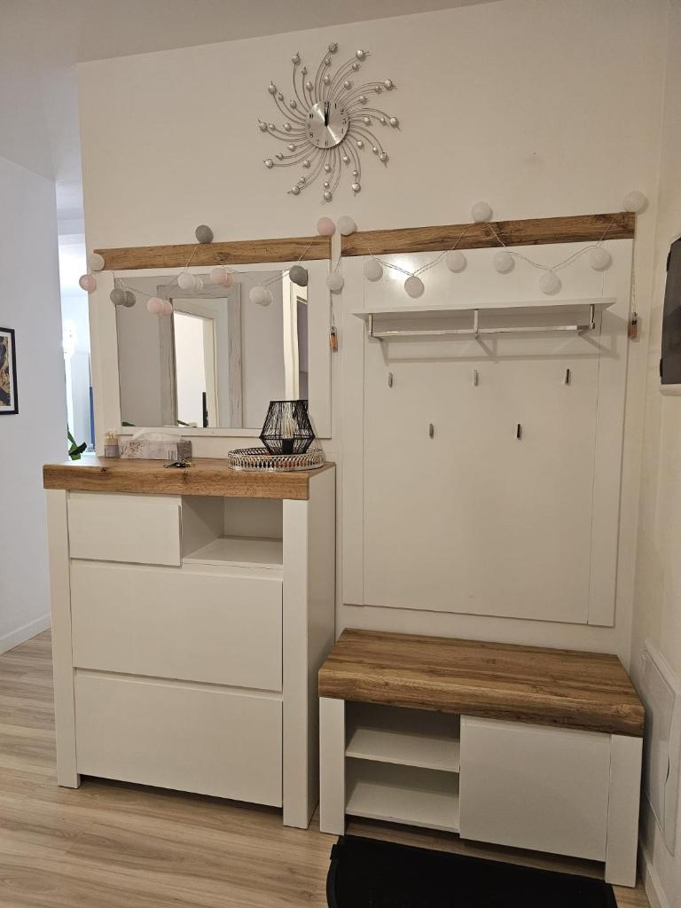 2 Bed Apartment in Zyrardow photo 4