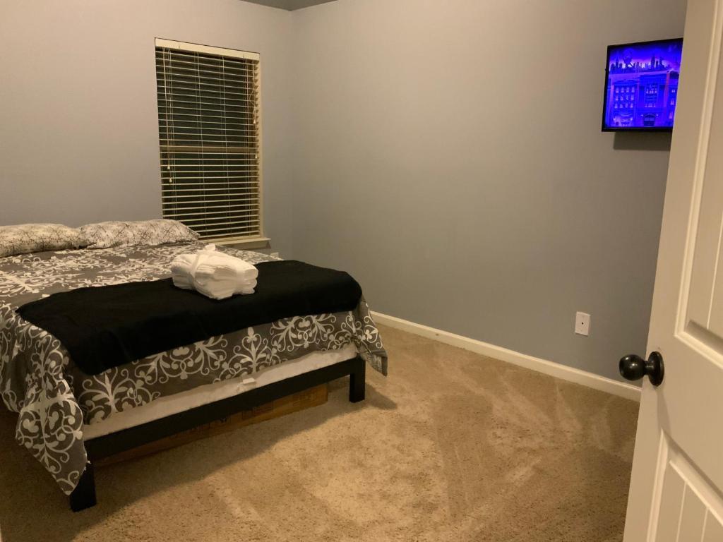 The Hills Home photo 4