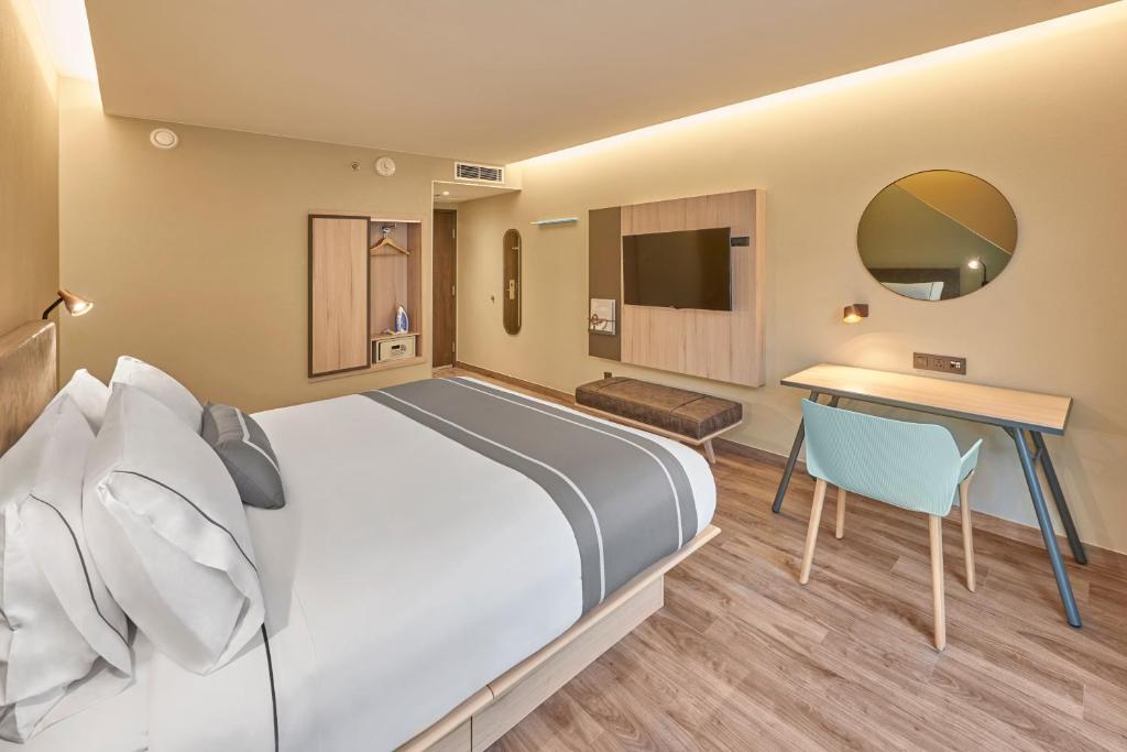 City Express Plus by Marriott Ensenada photo 2