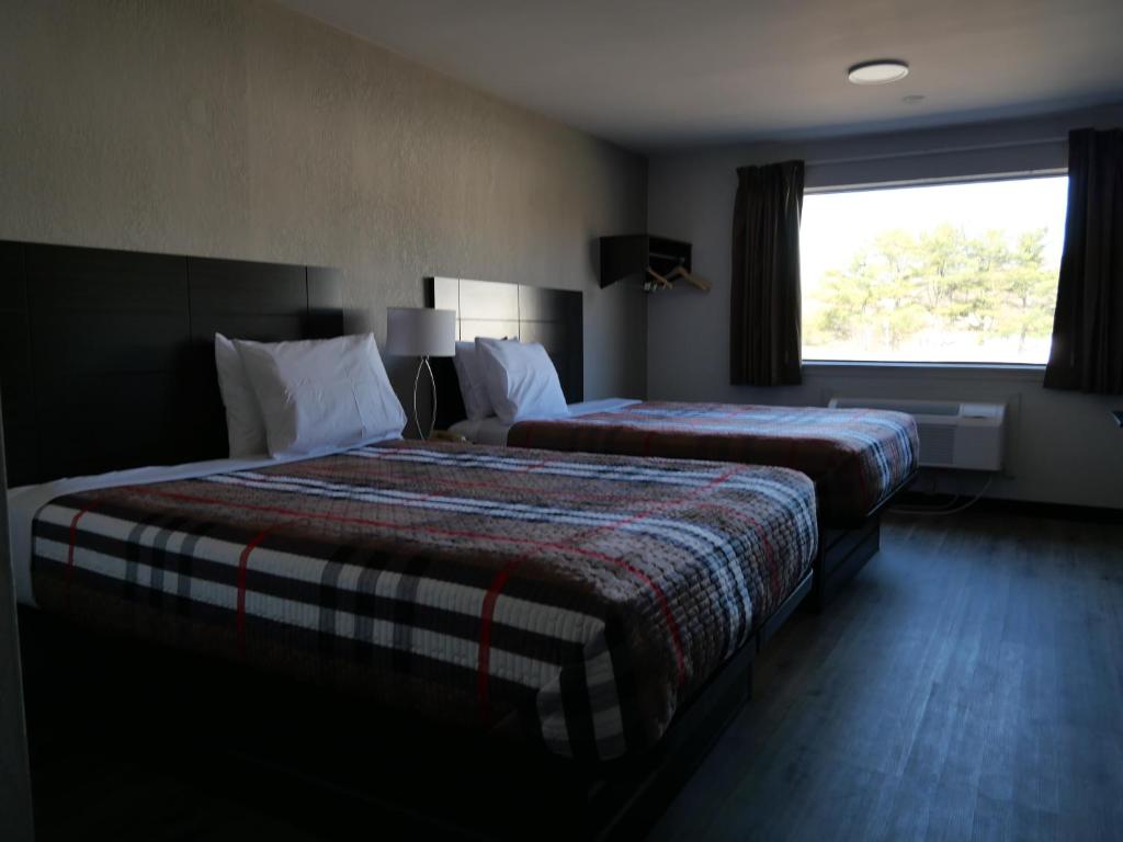 Hilltop Express Inn image