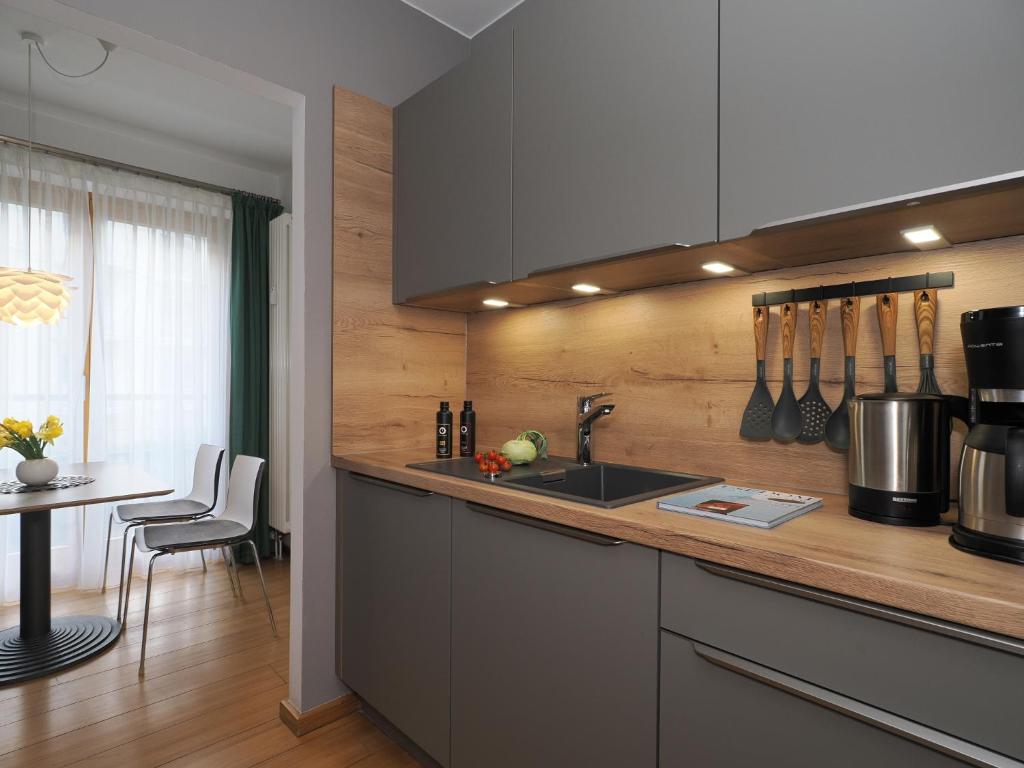 Kaiservillen Heringsdorf - Ferienwohnung mit 1 Schlafzimmer und Balkon D112 photo 2