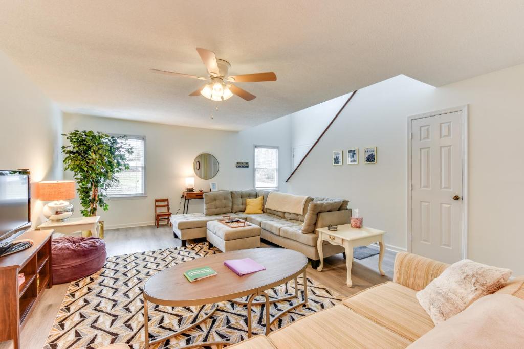 Charming Seneca Home - 3 Mi to Memorial Stadium! photo 1