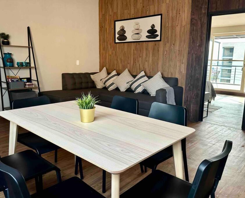 701 Stunning Views PH private terrace apt Rooftop - Tap to explore photos