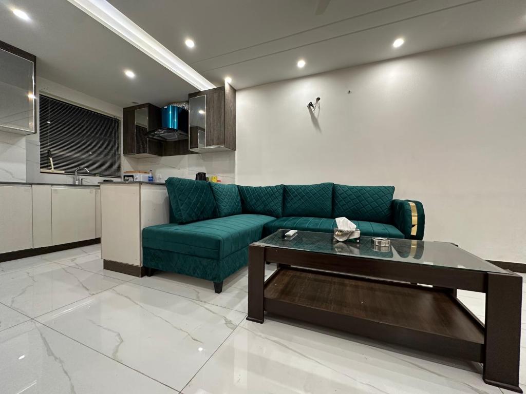Homey Stays - 2 Bedroom Apartment - Gulberg photo 4