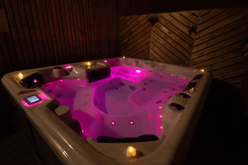 Studio les 2 fées - Jacuzzi et Décoration Enchantée photo 2