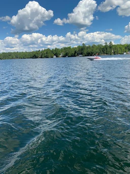 KerryAnne - North Kawartha Lakehouse with Hot Tub photo 3