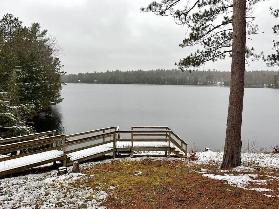 KerryAnne - North Kawartha Lakehouse with Hot Tub photo 4