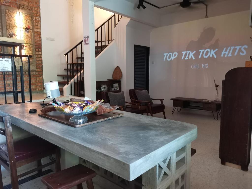GENIEHOME No10 CLASSIC HOME 5BR6B free Wifi at SS2 PJ photo 1