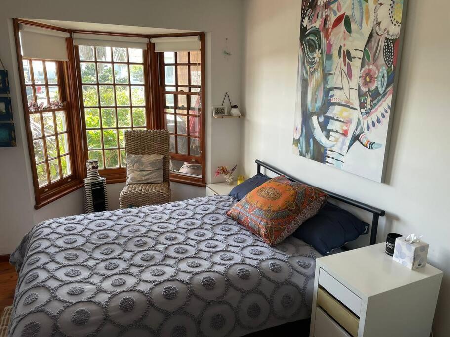 South Pacific Oceanfront BeachHouse photo 4