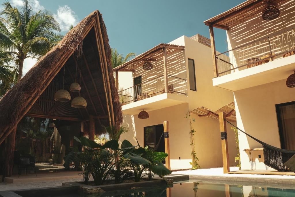 Nikau Hotel El Cuyo - Adults Only photo 3