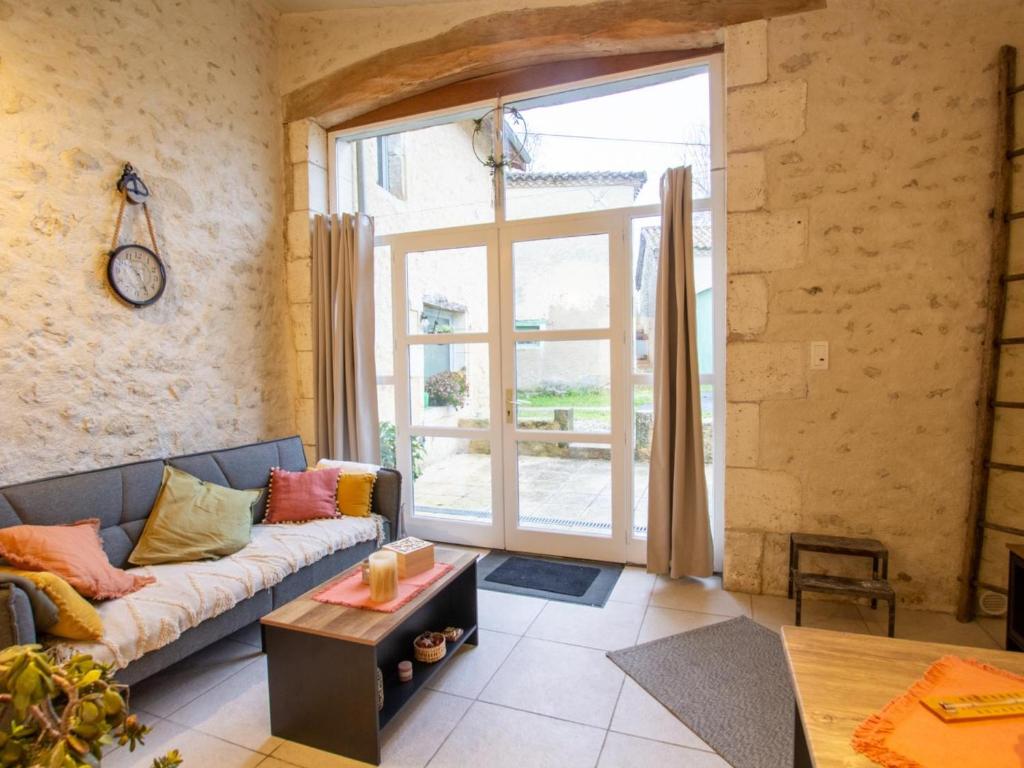 Gîte Bertric-Burée, 2 pièces, 2 personnes - FR-1-616-367 photo 1