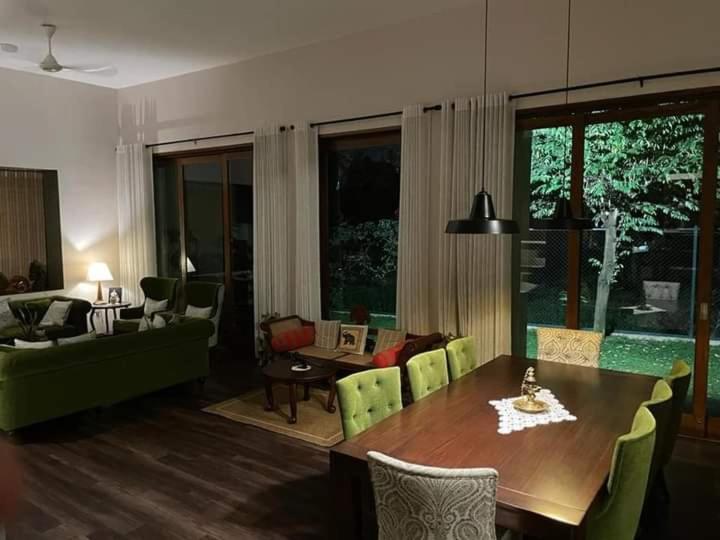 Aurora Retreat 3 Bedrooms Apartment photo 2