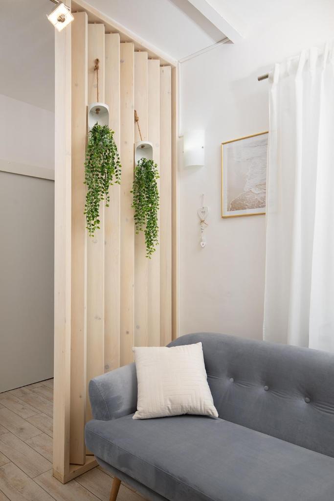 Charming Apartment next to Roman Amphitheater photo 3
