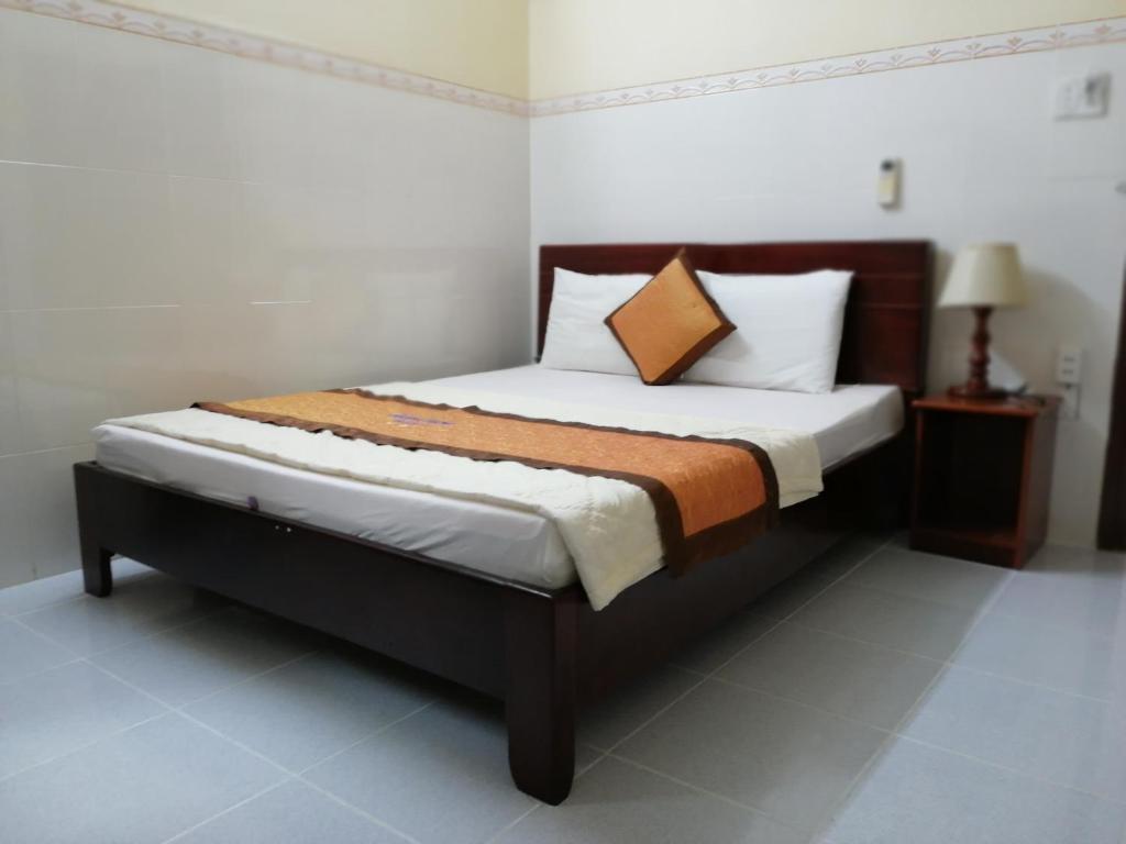 Phượng Trung Hotel