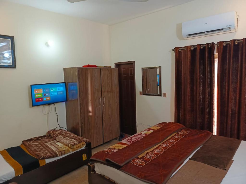 Second Home Family Hotel photo 4