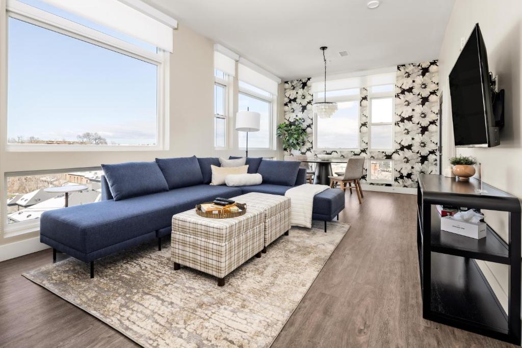 Top Floor | Amazing Windows | Zuni Lofts
