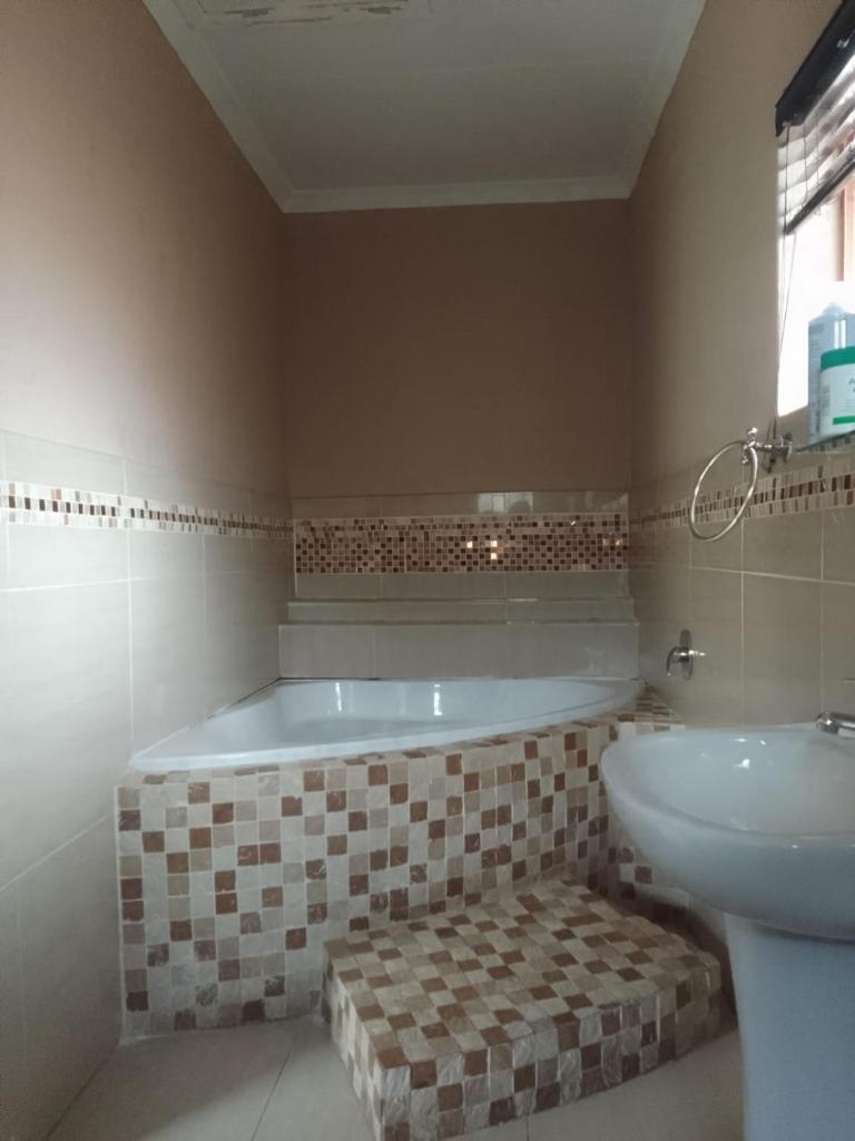 Nomanini guest house Nelspruit photo 3