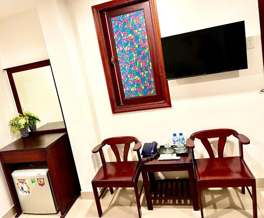 DINH DINH 2 AIRPORT HOTEL